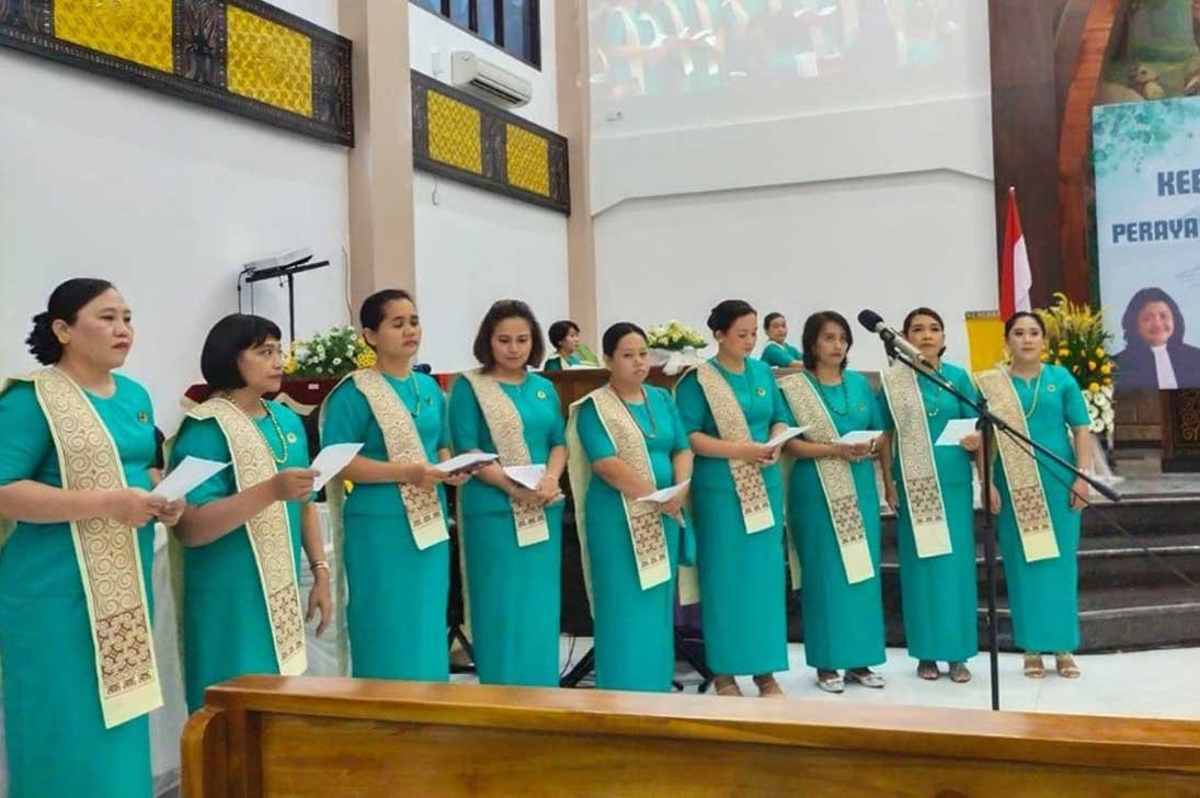 Pelayanan Pujian Vocal Group dalam kegiatan pelayanan PWGT baik dalam lingkup Jemaat maupun Klasis.
