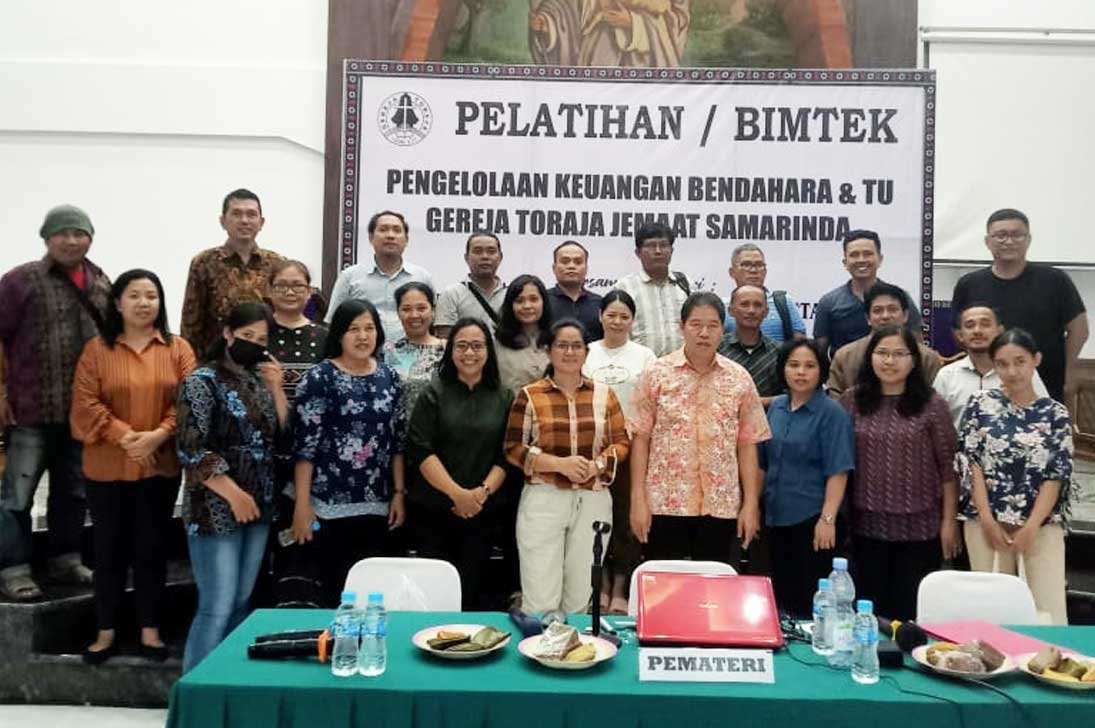 Foto Bersama Peserta dan Trainer
