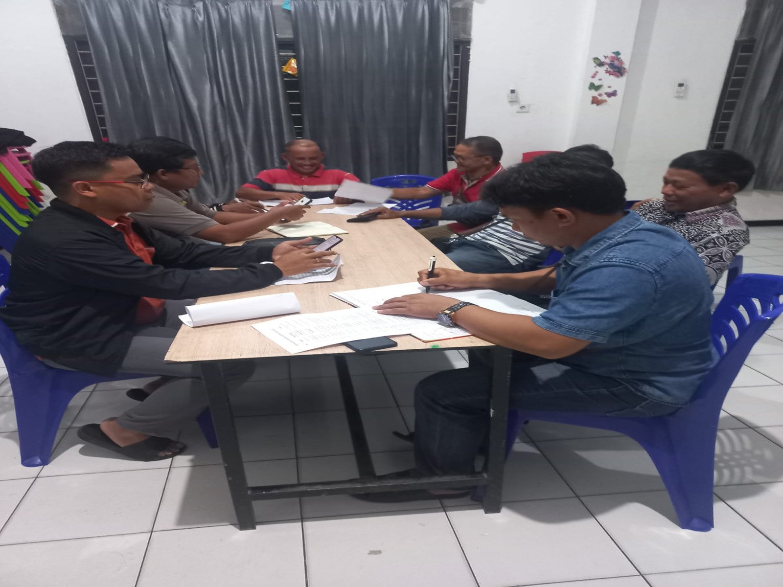 Rapat dengan Komisi Verifikasi